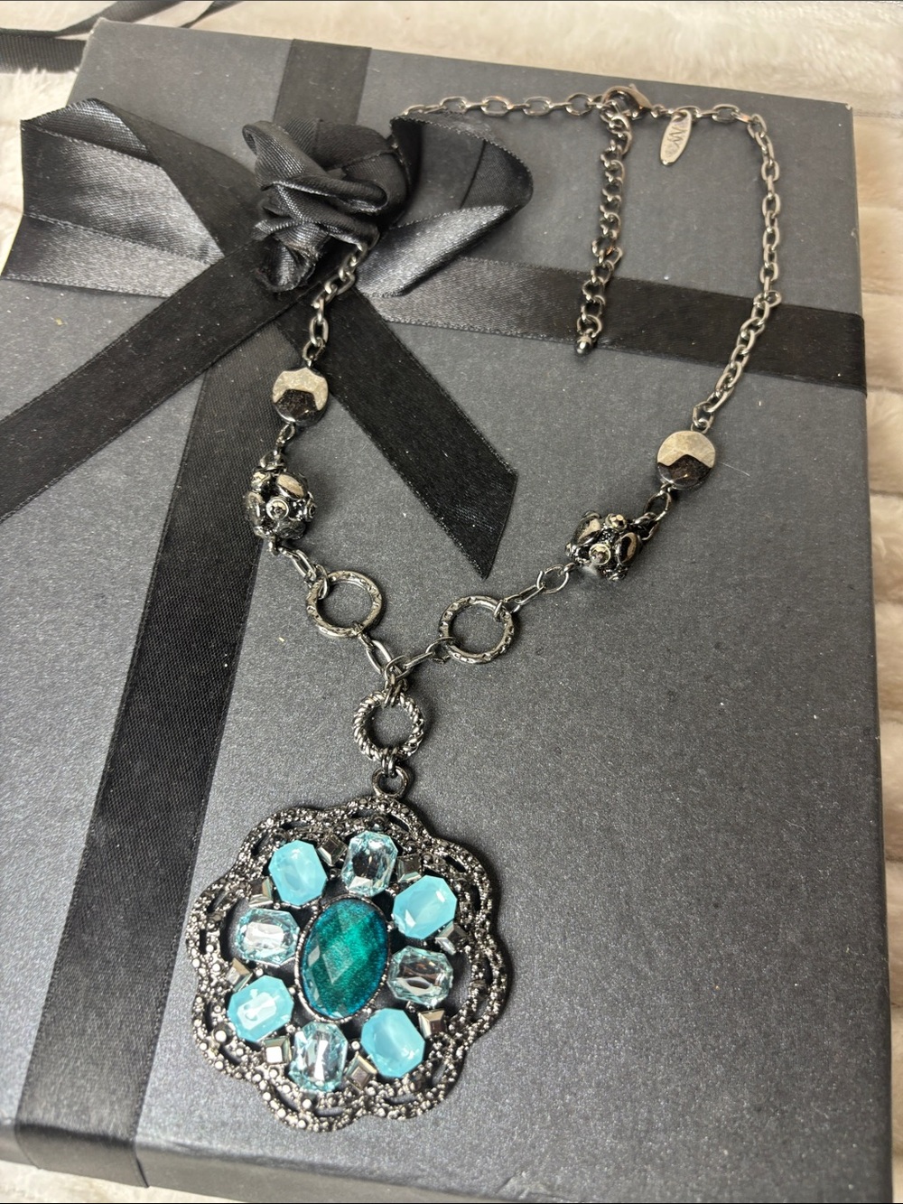 NY Turquoise Crystal Pendant Necklace Adjustable EUC